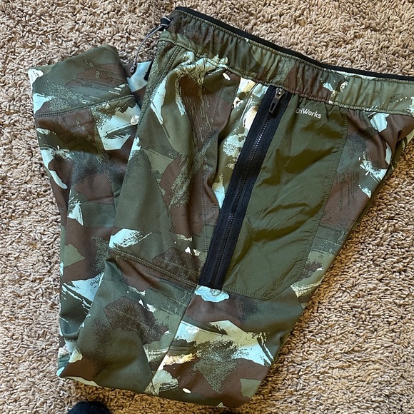 Athletic Works Green Camo Jogger Sweatpants - Picture 4 of 6
